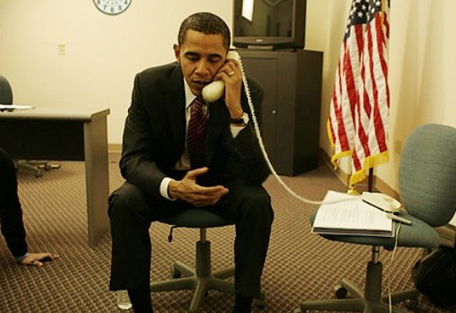 Křovák Xi-Xao Obama telefonuje