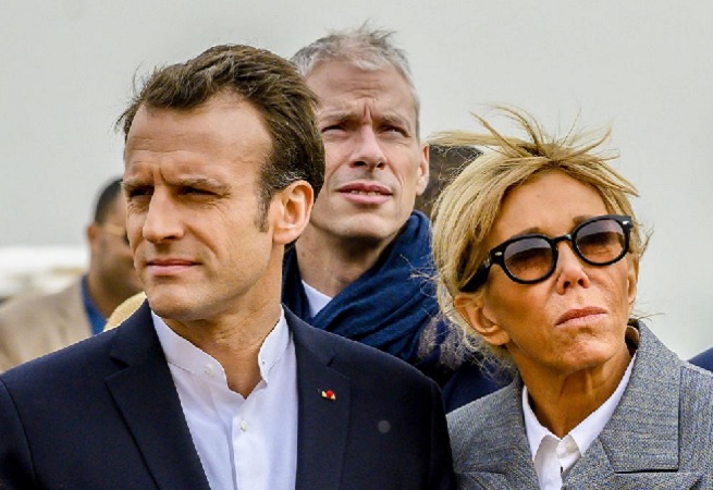 Macron a babička